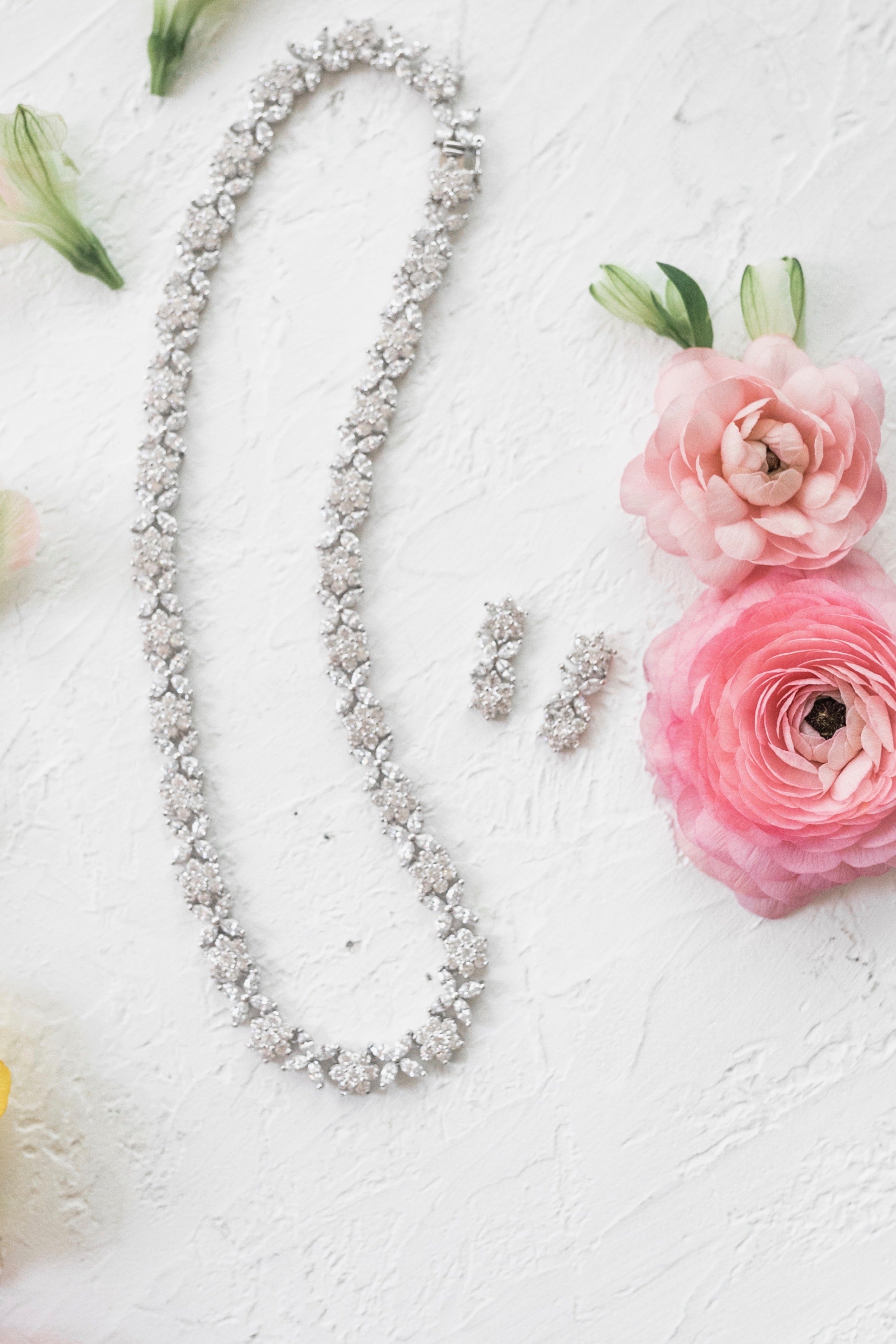 Amabelle Neck & Ear Set Lay flat