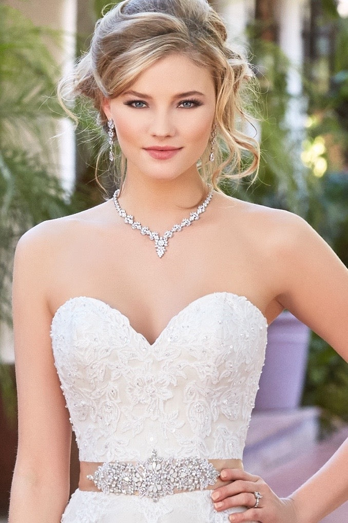 Ferida Necklace Close-up