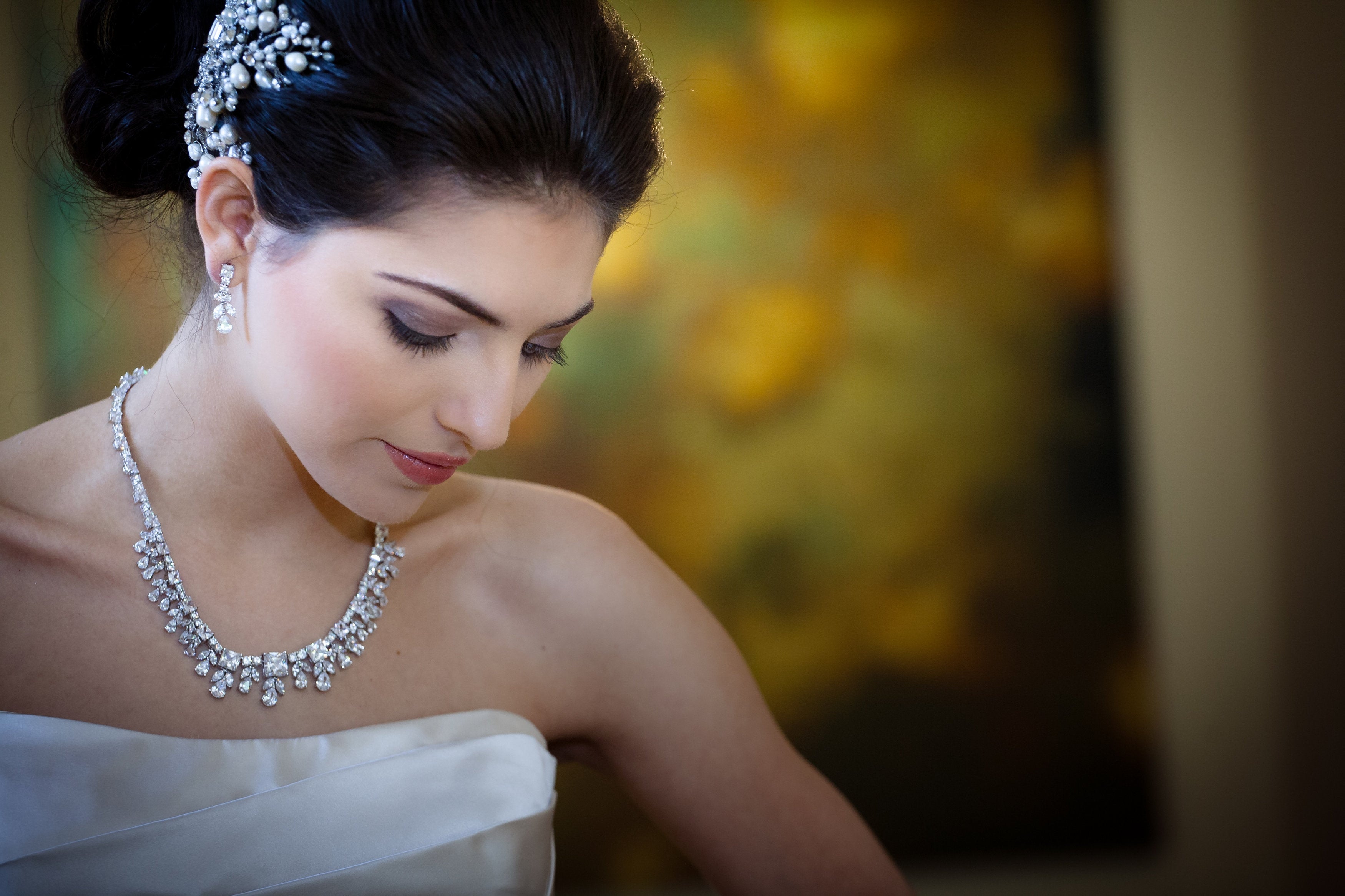 Leizia Neck and Ear on Model Raquel H.