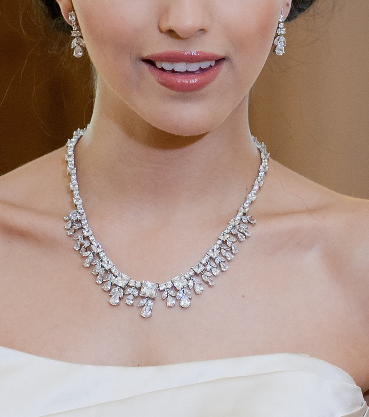 Leizia Necklace on Bride Model