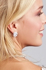 Lucrezia Earring Model Close-up
