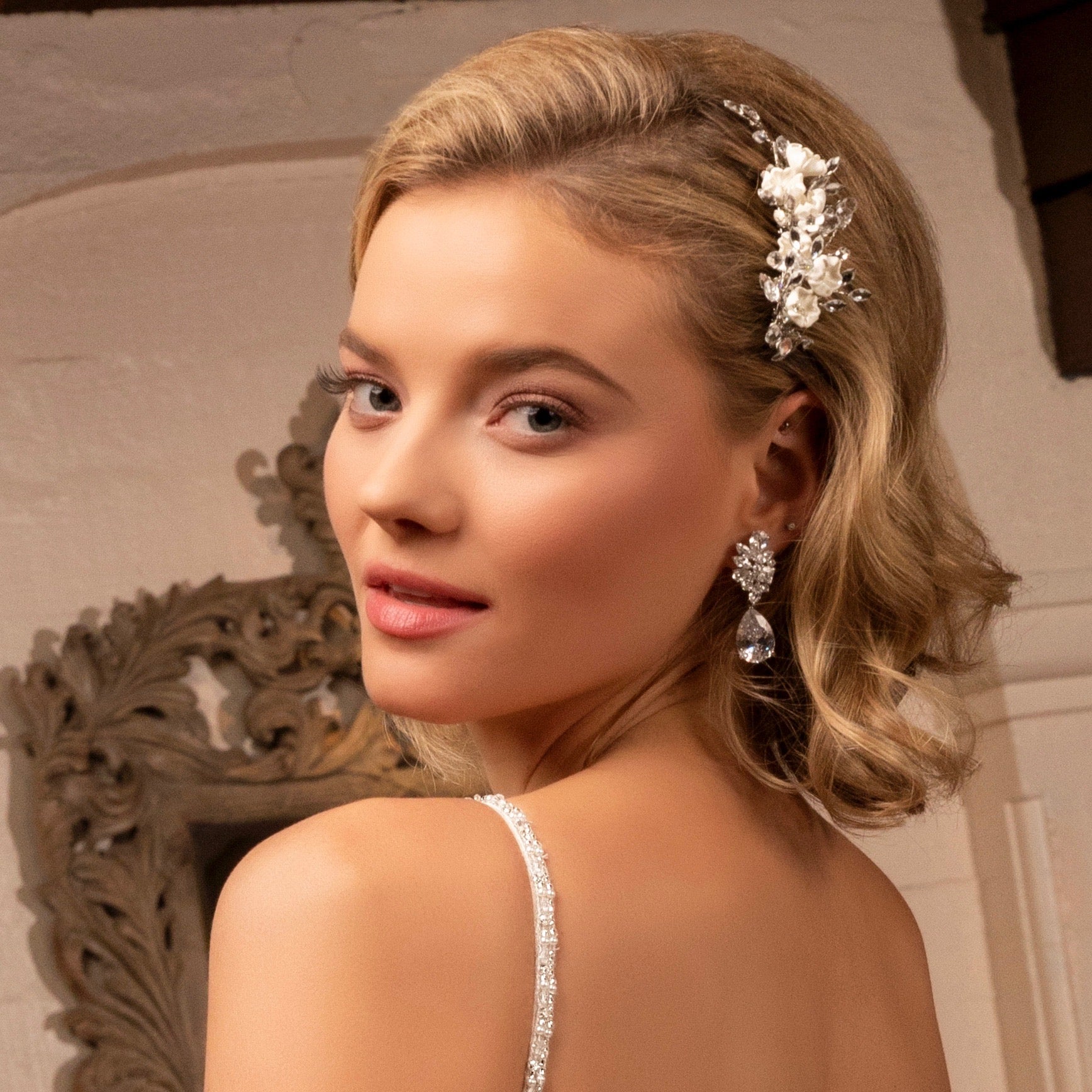 Florence Porcelain Flower Comb | Anna Bellagio Model Image