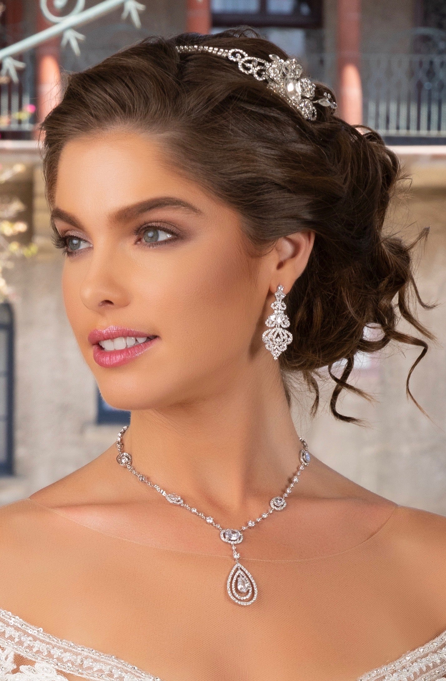 Reine Chandelier Bridal Earrings | Anna Bellagio